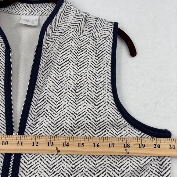 Weekends Chico's Vest Women's Size M Blue White Chevron Print Sleeveless Zip Up - Picture 8 of 11